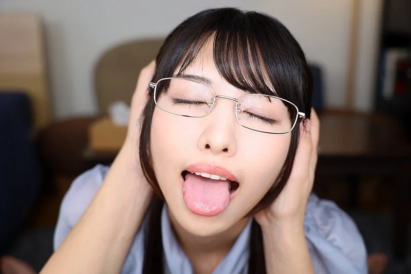 キス調教でキス狂いになっちゃっためがね美人家庭教師のVRエロ画像（倉木しおり）